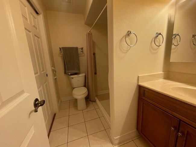 Building Photo - Furnished 3 bedroom 3 bath Apartment in Morningside Community, Blue Eye MO