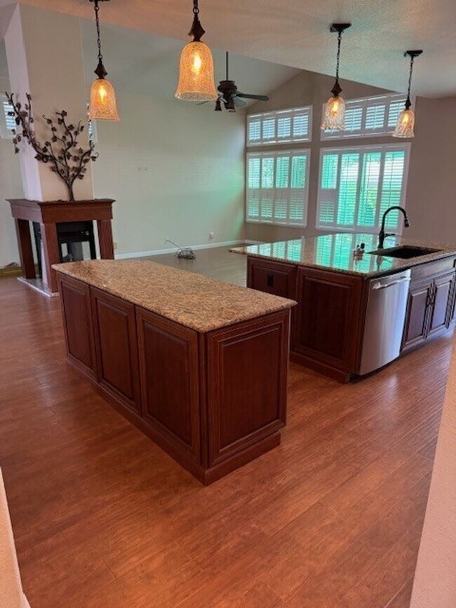 Building Photo - Browns Valley home with Boat and RV parking!