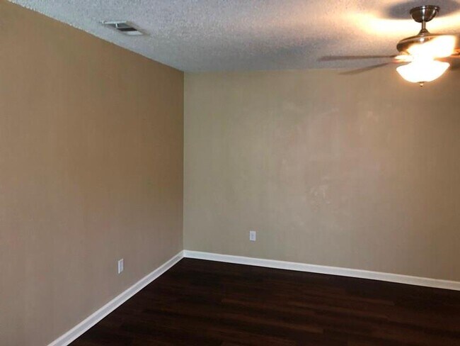 Building Photo - 4903 Merritt Dr