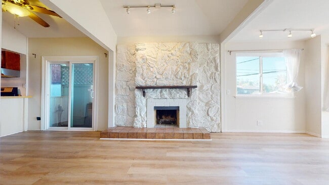 Building Photo - Exceptional Brisbane Home Offering Space, Style & Sunsets