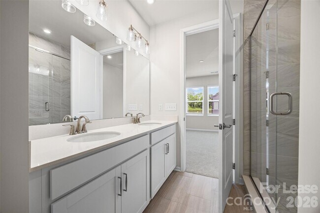 Building Photo - 5640 Kingspan Dr