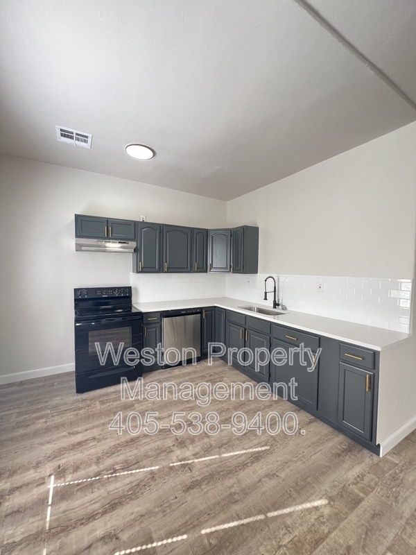 Building Photo - 908 NW 95th St