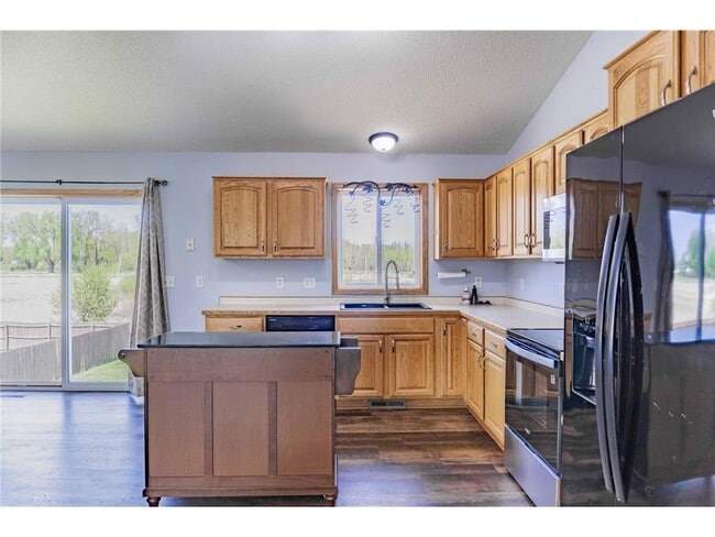 Building Photo - 2112 Blake Ave