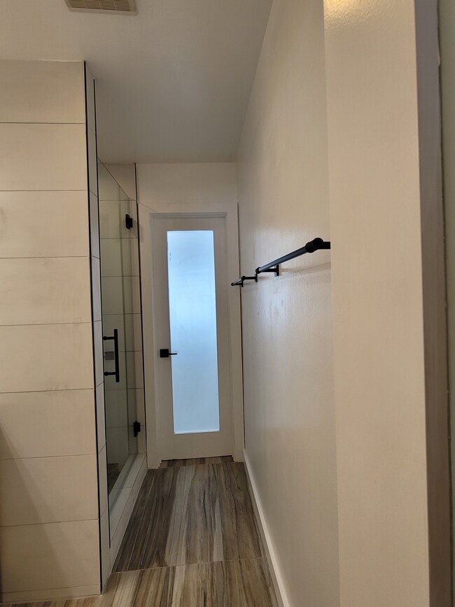 MASTER BATHROOM - 2604 Graham Ave