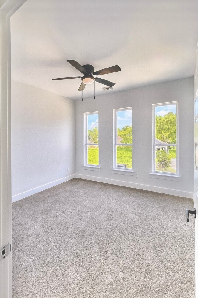 Building Photo - 8131 St Louis St