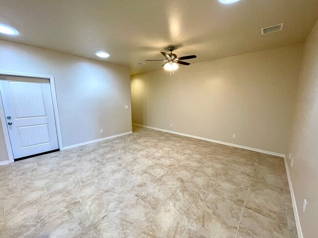 Building Photo - Newly Constructed 2 Bedroom Home!