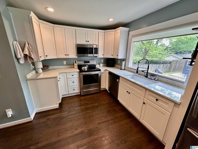 Building Photo - 5405 5th Ct S