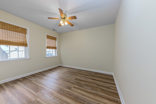 Building Photo - 212 Derby Park Ave