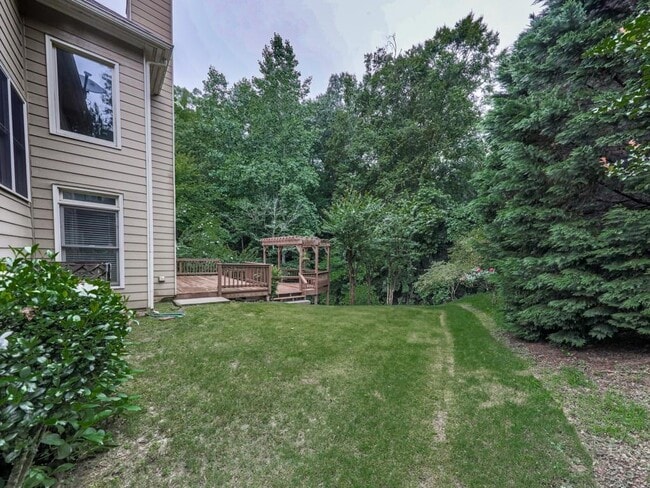 Building Photo - 408 Sixes Dr