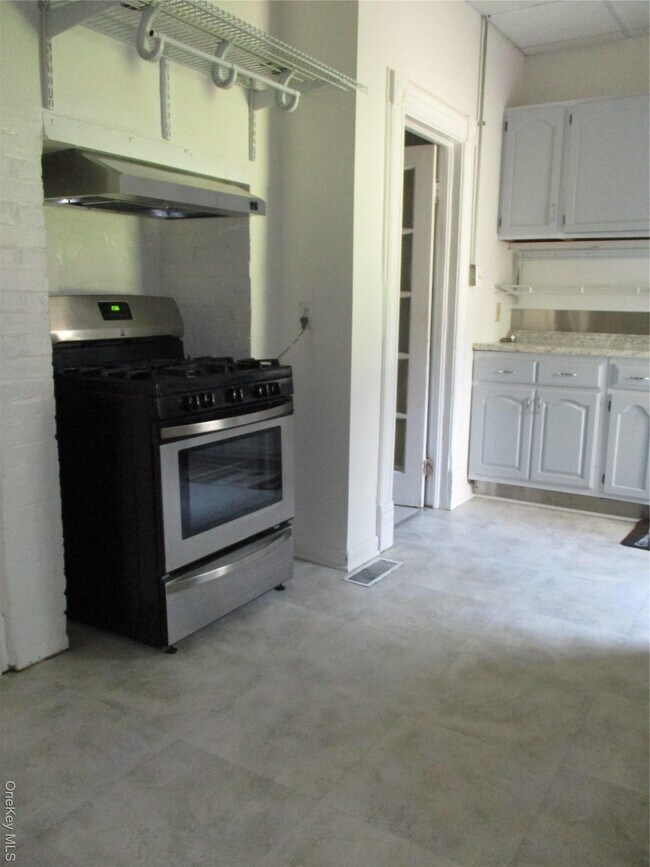 Building Photo - 33 Bay View Terrace