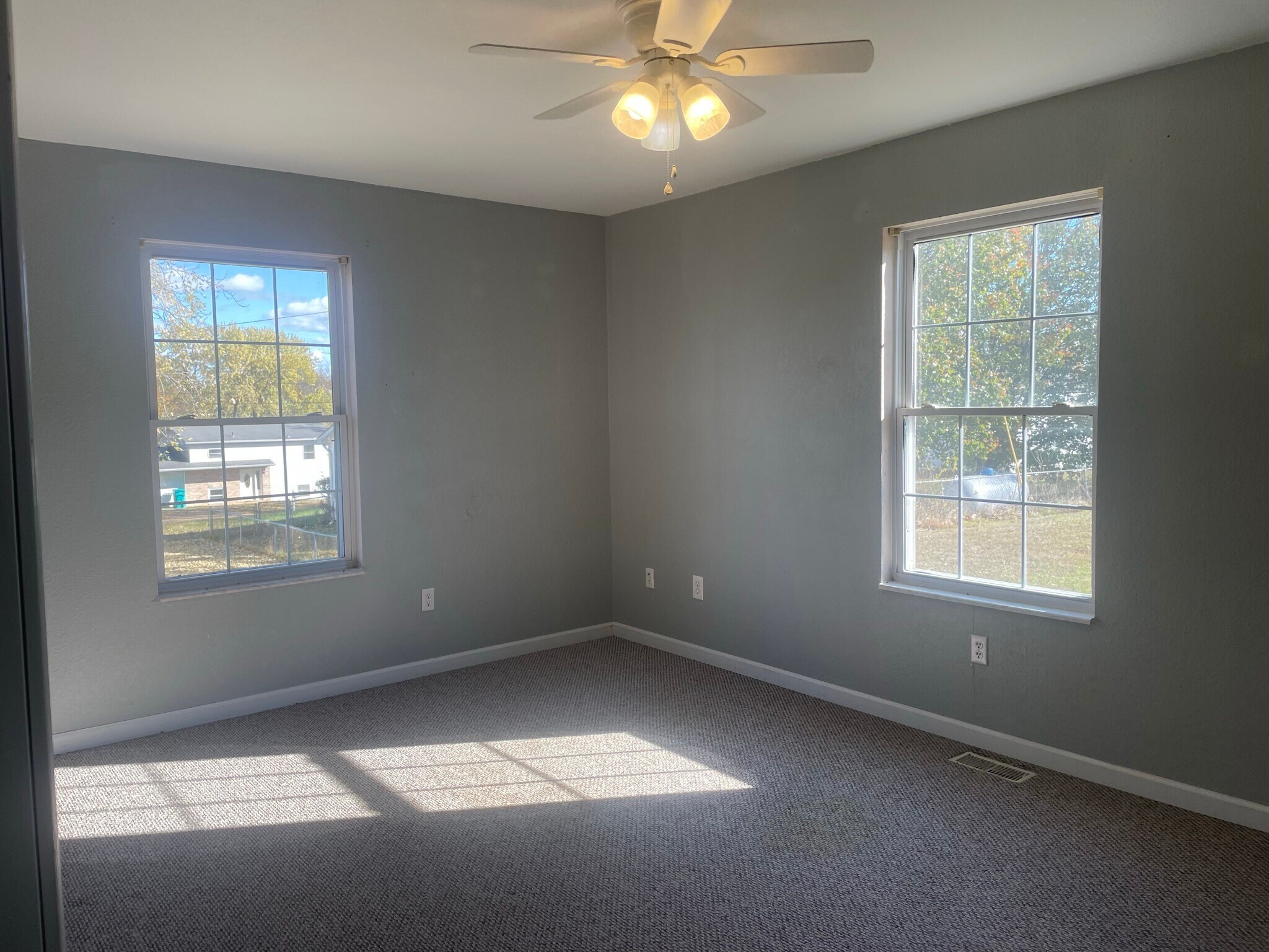 Building Photo - 1010 Orchard Dr