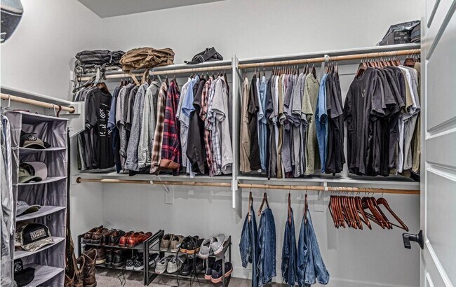 Building Photo - 5059 N 183rd Ln