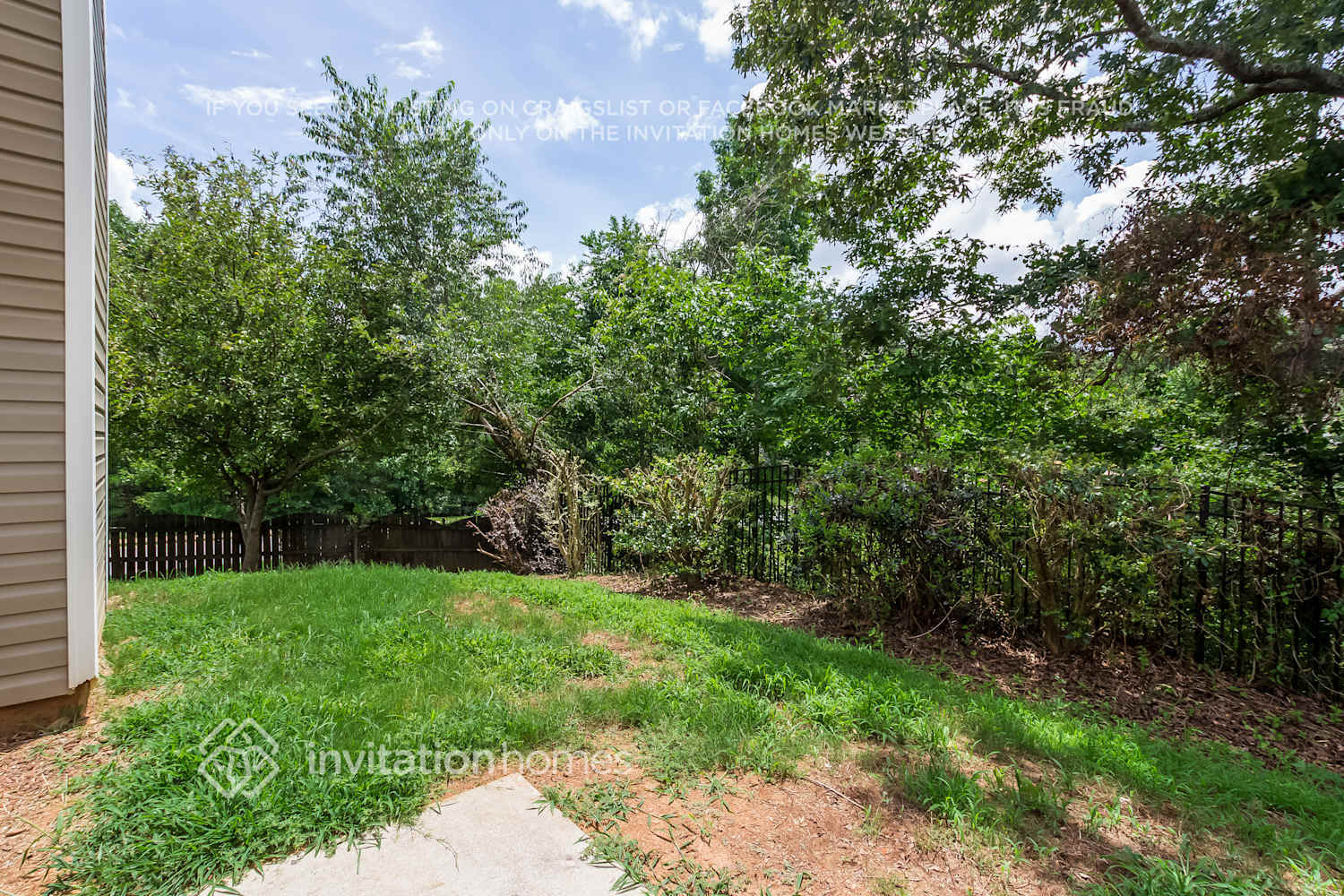 Building Photo - 2650 Mayfair Dr