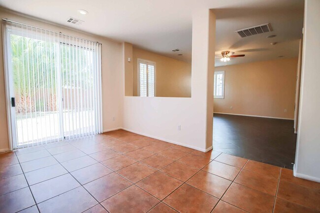 Building Photo - Southern Highlands Beauty with Expansive Loft & Designer Upgrades!