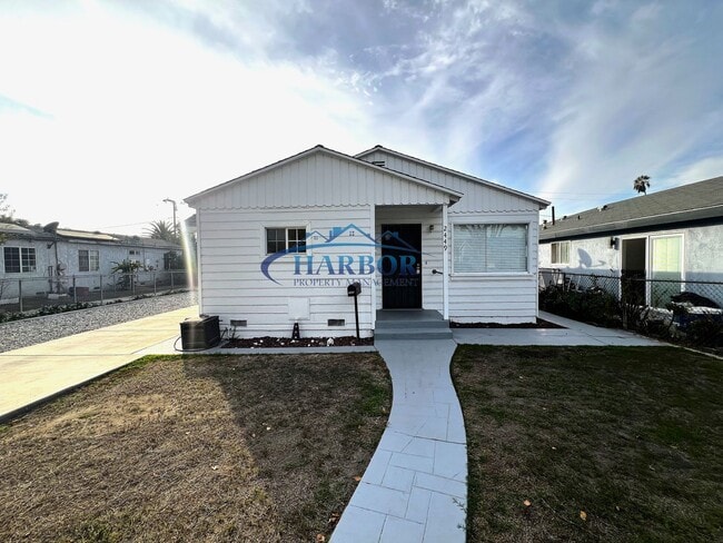 Primary Photo - 2449 Seabright Ave