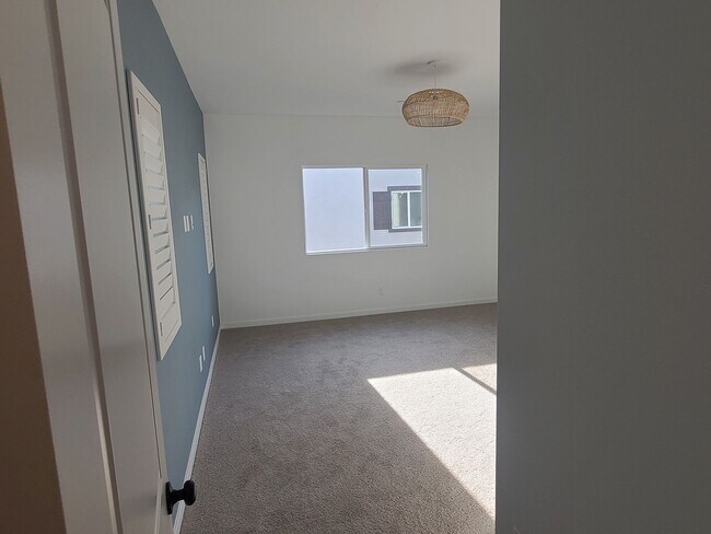 Building Photo - Three Bedroom Three Bathroom Home with Solar