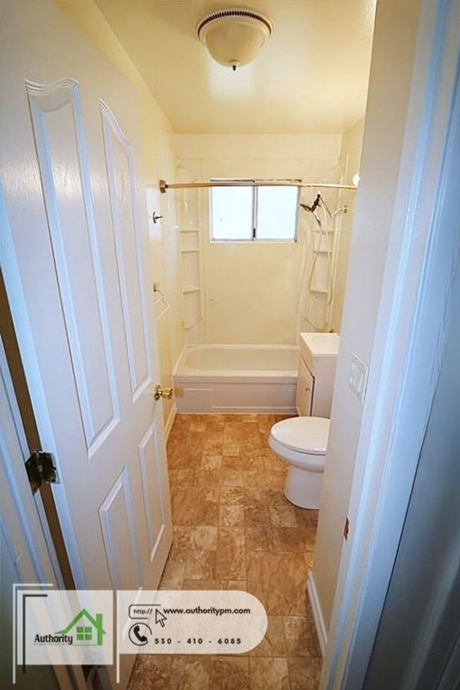 Building Photo - 2121 Deimos Ct