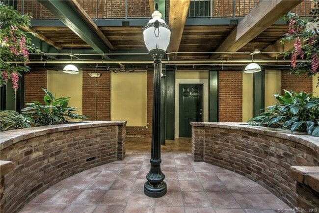 Building Photo - 145 Canal St