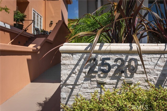 Building Photo - 2520 Seaview Ave