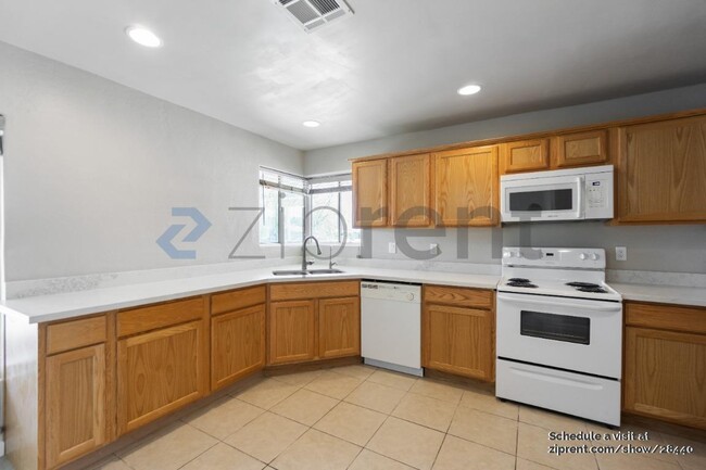 Building Photo - 258 S Lazona Dr