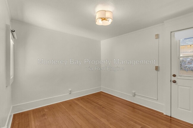Building Photo - 140 18th St