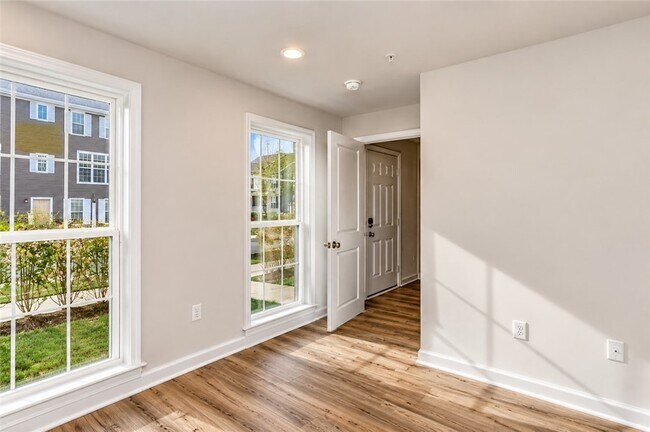 Building Photo - 210 Gress Rd