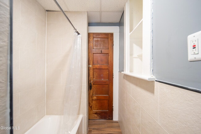 Building Photo - 22 Swan St