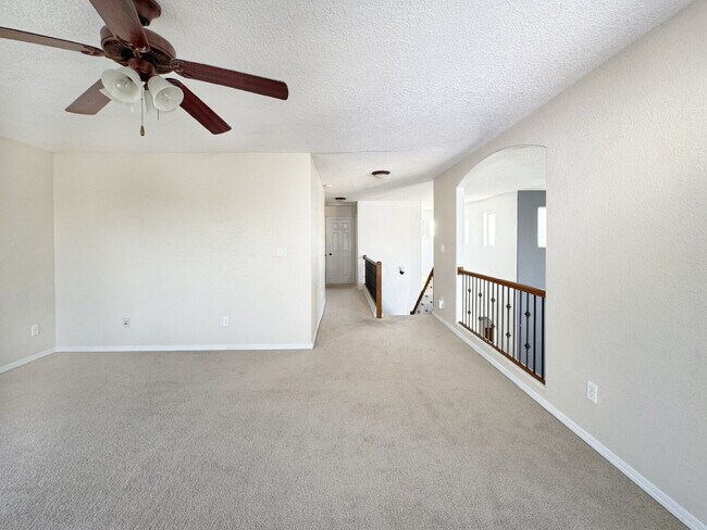 Building Photo - Stunning Cabezon Area Home!