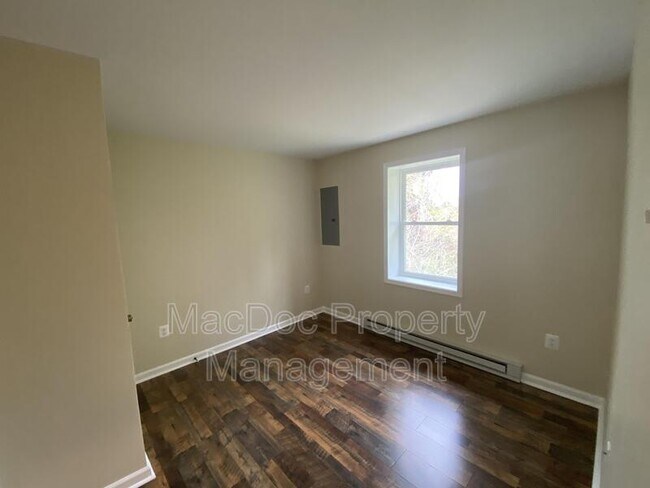 Building Photo - 114-116 Loch Lane Drive Apt 5