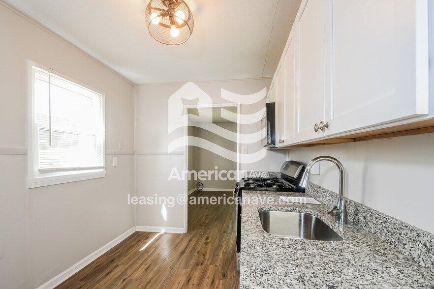 Building Photo - 515 Chambers Rd