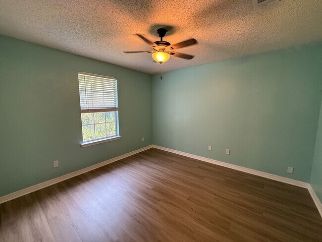 Building Photo - 1137 Carla Dr