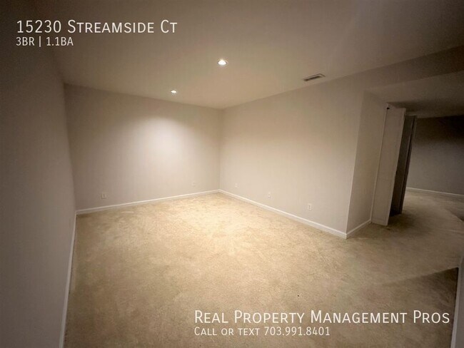 Building Photo - 15230 Streamside Ct