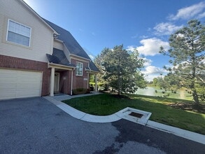 Building Photo - 48449 Manor Bridge Dr