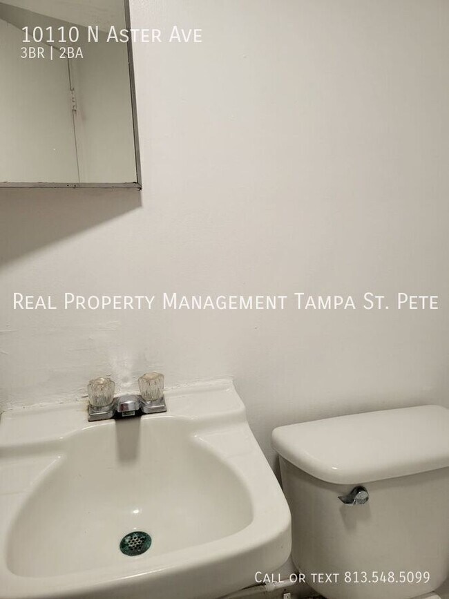 Building Photo - 10110 N Aster Ave