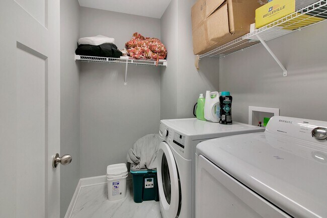 Building Photo - 110 War Admiral Ct