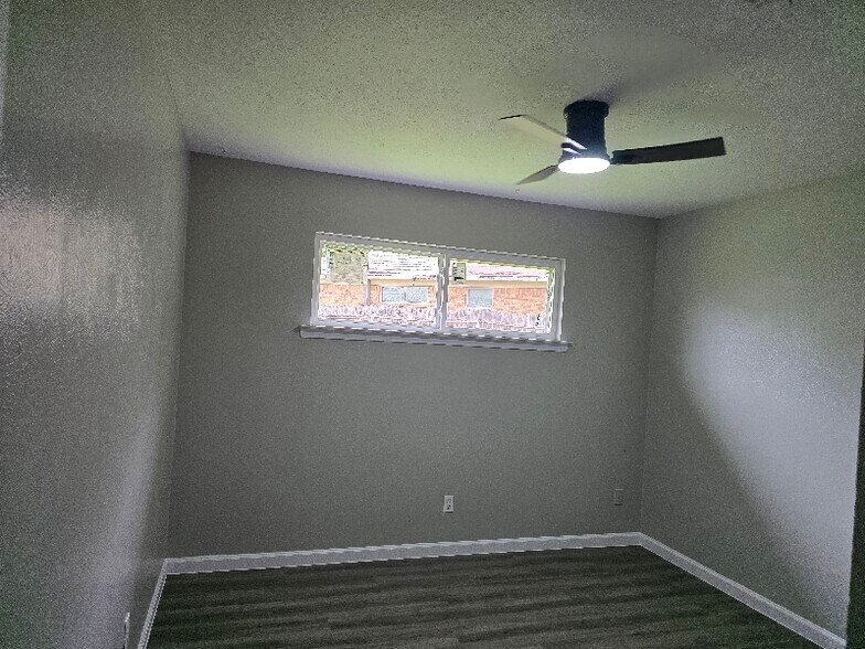 Building Photo - 920 Lindy Ct