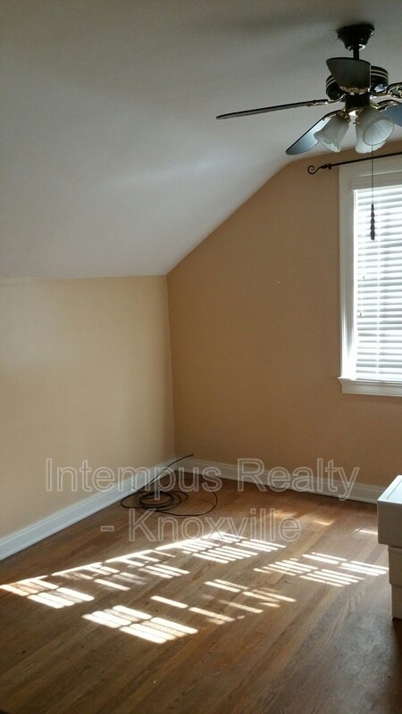 Building Photo - 2103 Fairmont Blvd