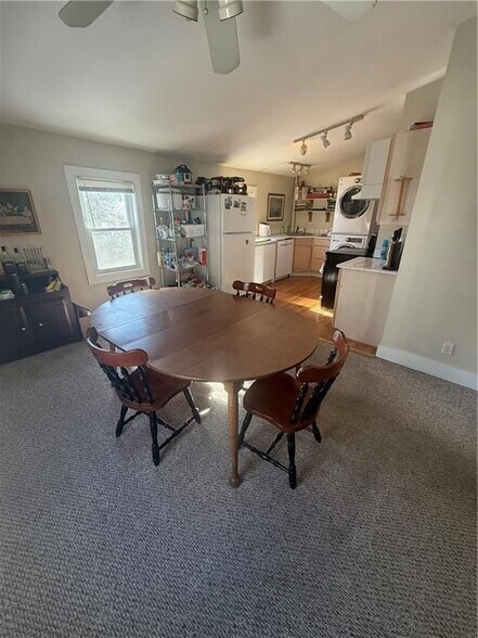 Building Photo - 9 Narragansett Ave