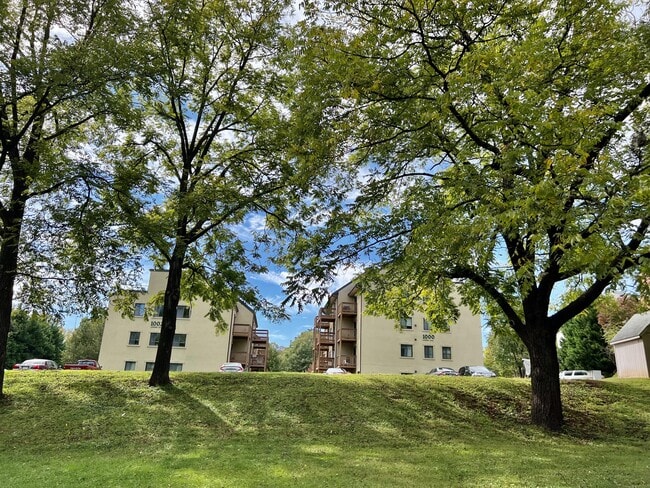 Building Photo - 1000 Linden Ave