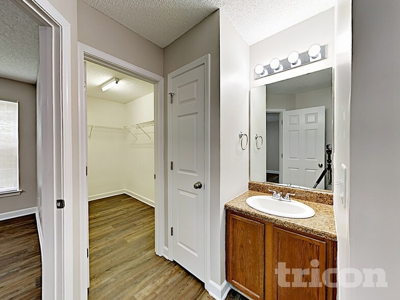 Building Photo - 2527 Captains Watch Rd NE