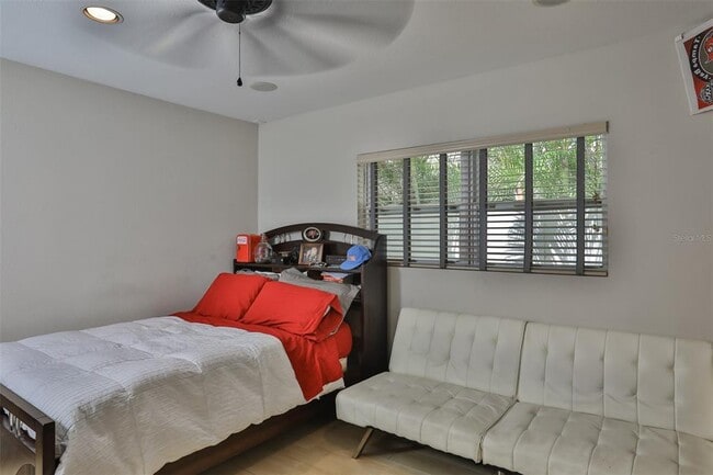 Building Photo - 3315 W Harbor View Ave