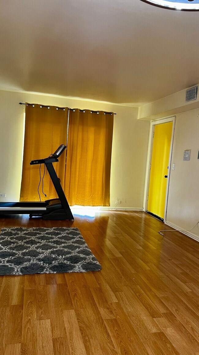 Building Photo - 1222 Brown St