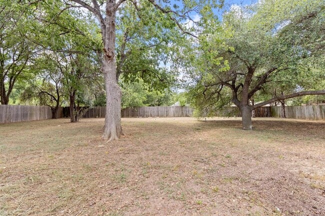 Building Photo - 135 Kaeleku Ln