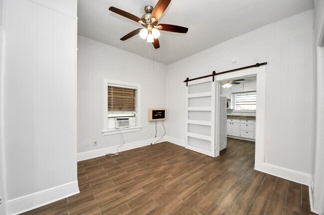 Building Photo - 1213 28th St