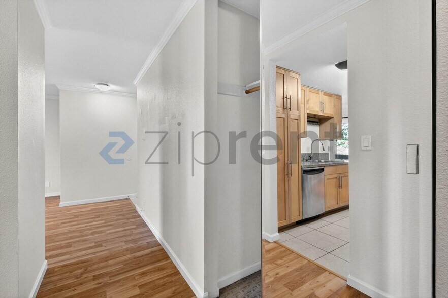 Building Photo - Unit apt 1