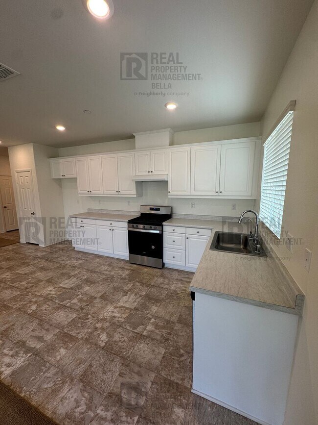 Building Photo - A Home Designed for the Way You Live – Minutes from Talavera Park