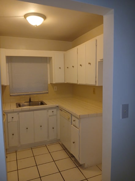 Building Photo - 4394 N Federal Hwy