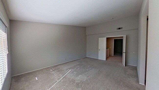 Building Photo - 4 Morning Star