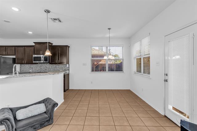 Building Photo - 1711 Twin Hills Way