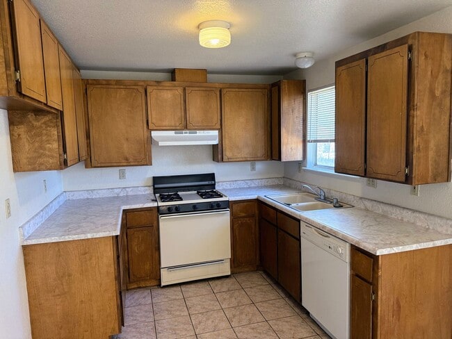 Building Photo - Dayton home for Rent